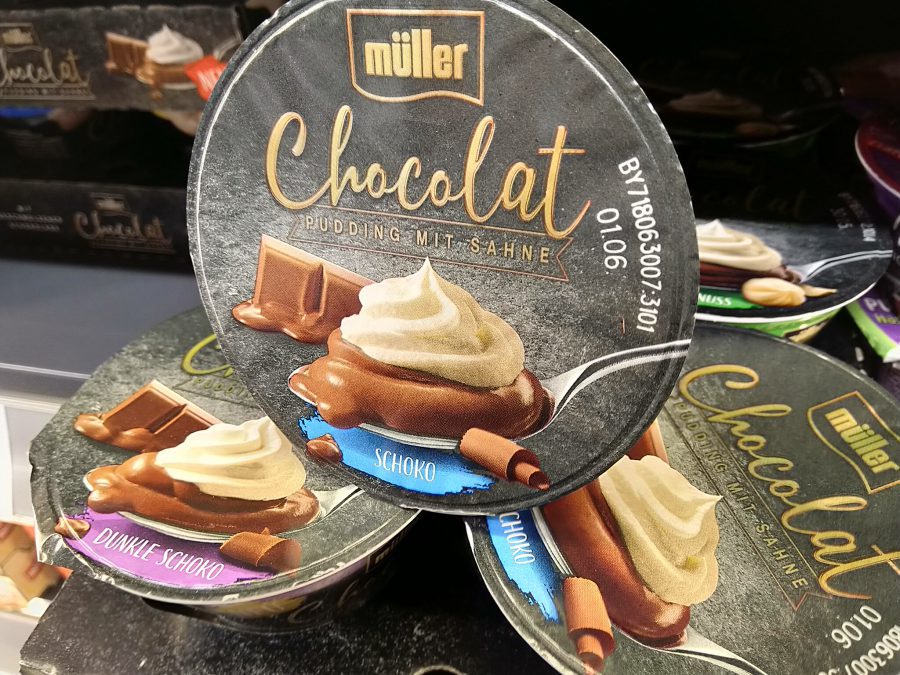 Müller Chocolat Pudding mit Sahne