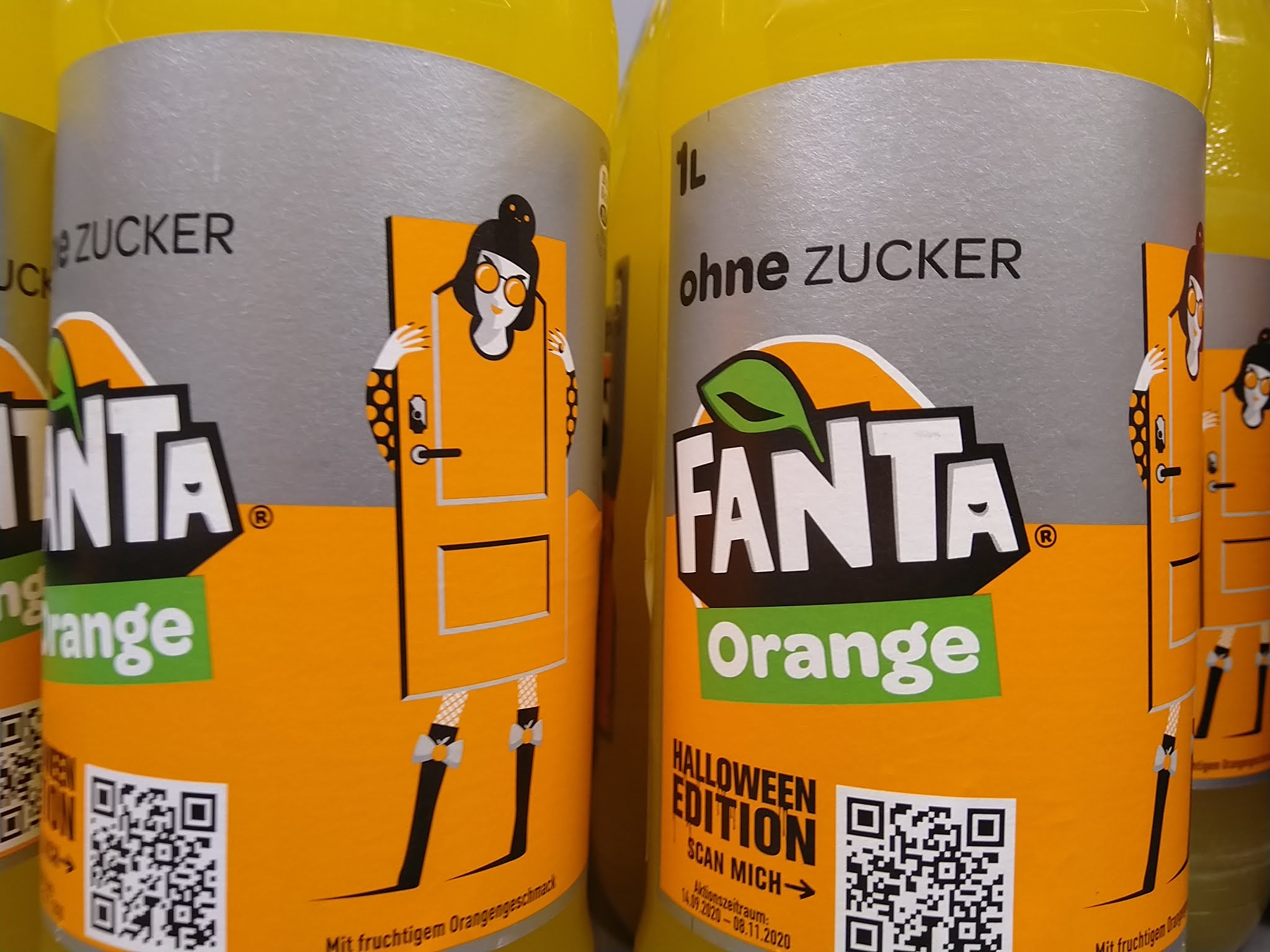 Fanta Halloween Edition 2020: Freak Kostüm Haustür Bügeleisen gewinnen