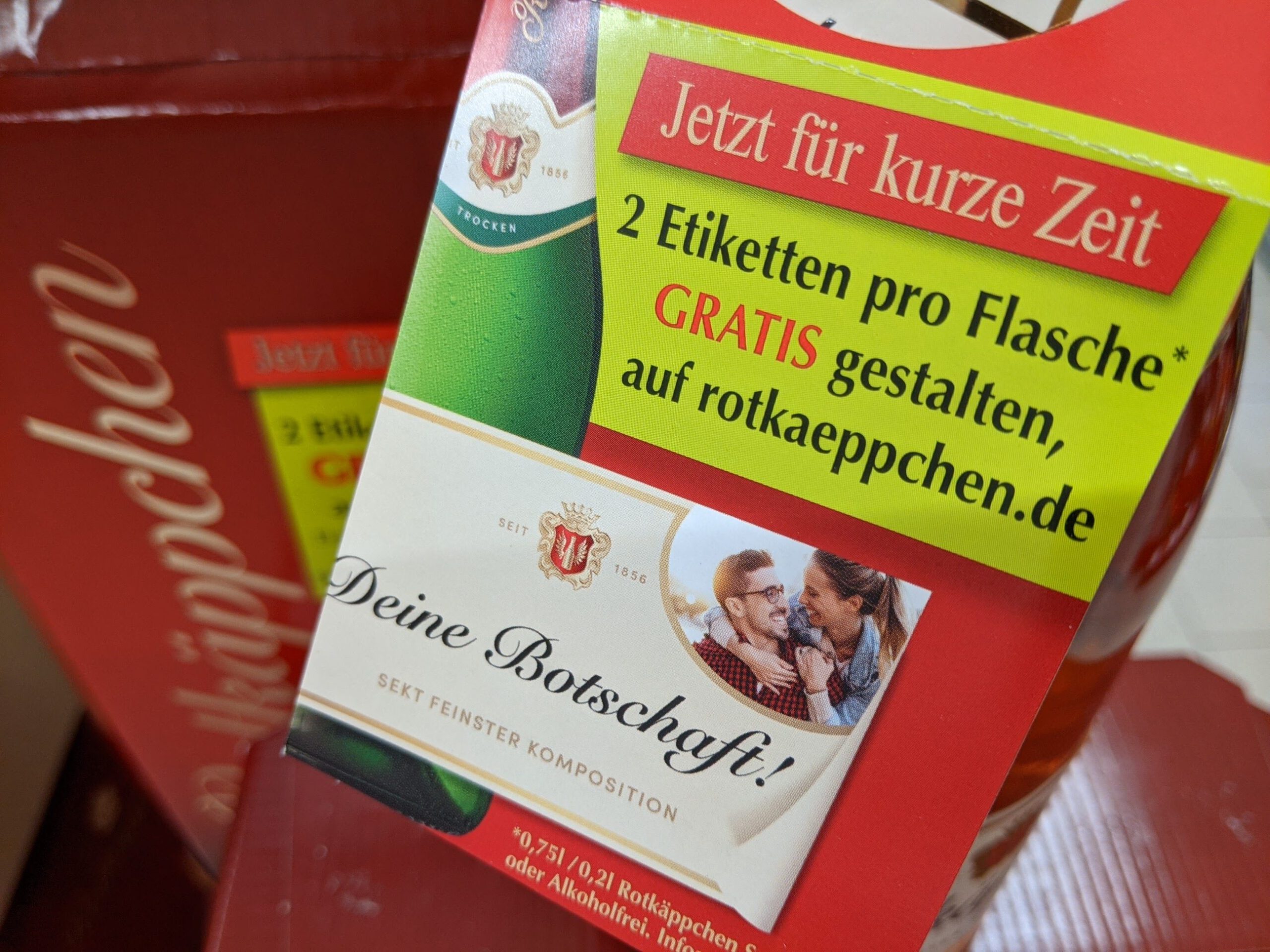 Rotkäppchen: zwei Etiketten gratis gestalten und drucken mit Name und Foto für Sekt-Flasche