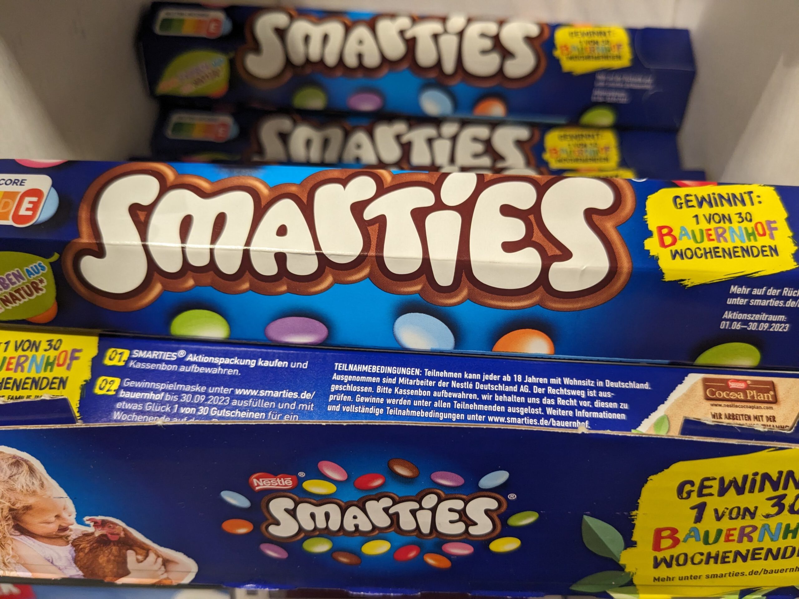 Smarties, KitKat: 50-Euro-Gutschein für Netto (mit Hund) gewinnen